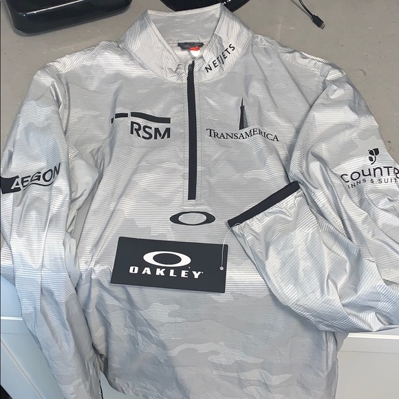 Oakley Other - Oakley golf pullover
